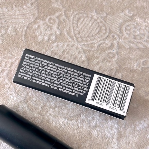 Brand New Kylie Jenner Lipstick DULCE DE LECHE Crème Satin Sheen Moisturizing - Picture 4 of 9